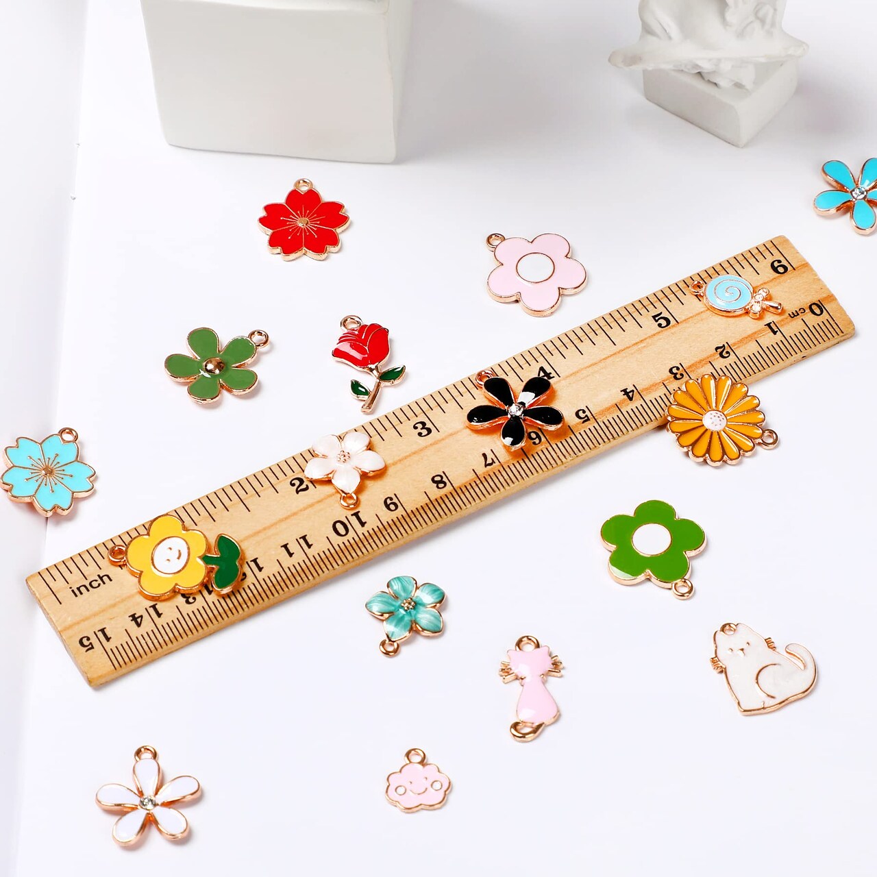 120 Pieces Spring Summer Floral Themed Charms, Flower Charms for Jewelry Making, Assorted Gold Enamel Charm Pendants for DIY Necklace Bracelet Earrings Supplies Gifts for Mom Women Girls